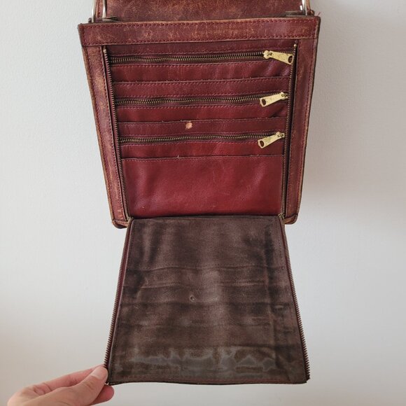 Well-Worn In Vintage Leather Bag/Purse - Picture 4 of 10